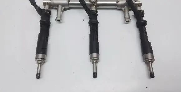 Porsche 911 991 Fuel injector 9A211031602 9A211040301