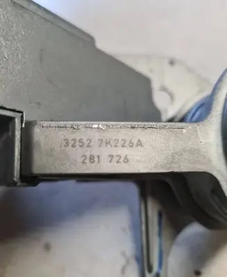 Opel Astra H Ignition lock 32527K226A 281726