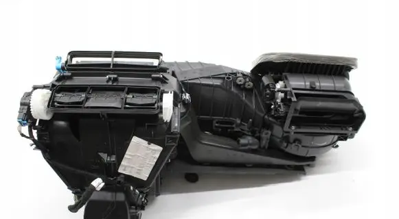 Volkswagen Jetta VI Interior heater climate box assembly 5C1820003BG