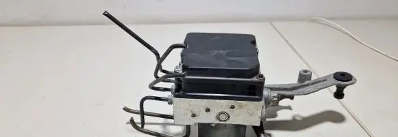 Mercedes-Benz B W245 ABS Pump A0064313812