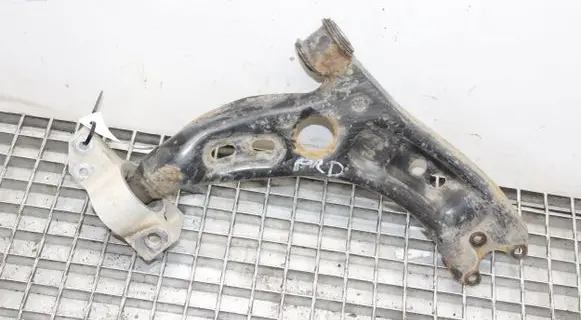 Volkswagen PASSAT B7 Front lower control arm/wishbone