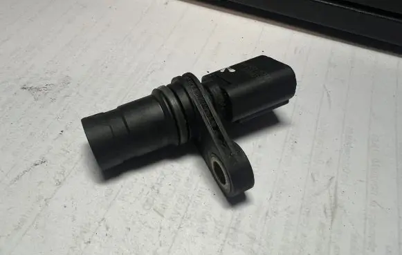 Mini One - Cooper R50 - 53 Crankshaft position sensor 04693135AA