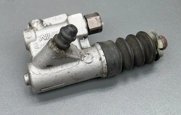 Honda Accord Clutch slave cylinder 