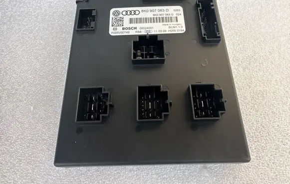 Audi A4 S4 B8 8K Comfort/convenience module 8K0907063D F005V00749 05024001