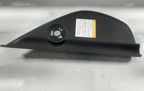 Hyundai Kona I Dashboard lower bottom trim panel 84767-J9200
