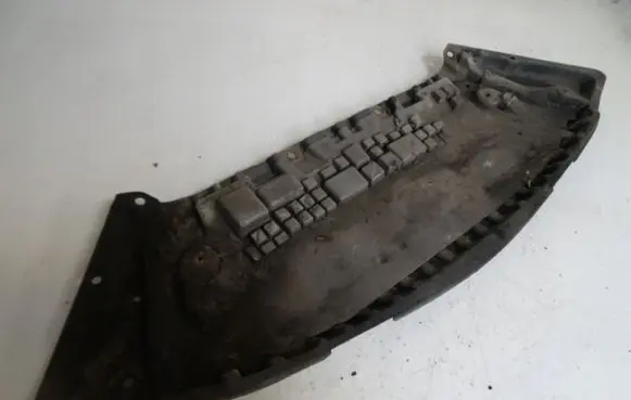 Mercedes-Benz C AMG W204 Front bumper skid plate/under tray A2045200723