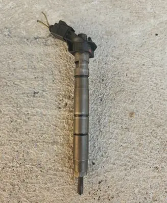 Audi A6 S6 C6 4F Fuel injector 059130277AC 050725