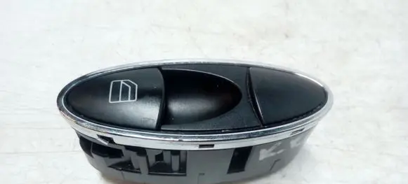 Mercedes-Benz CLS C219 Electric window control switch A2118219958