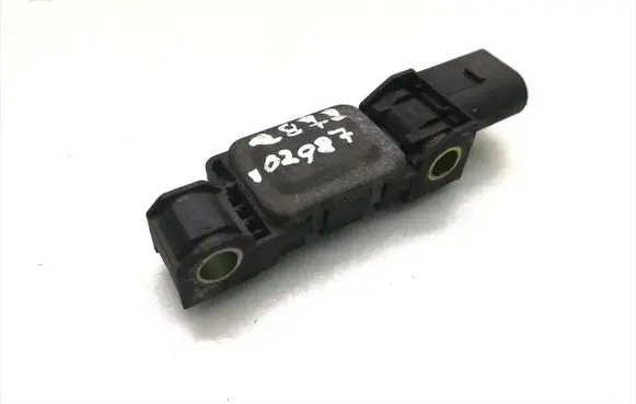 Volkswagen Touareg I Airbag deployment crash/impact sensor 7L0909606A 020903