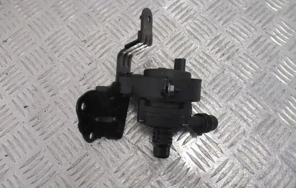 Peugeot Partner III Water pump 9833196380