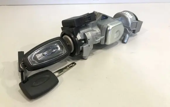 Ford Focus Ignition lock 3M513F880AE 6E5T15607CA