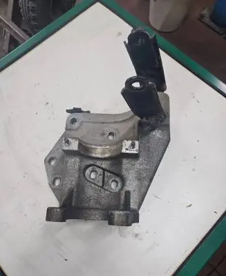 Land Rover Range Rover Evoque L538 Engine mounting bracket EJ324h473ad