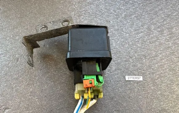 Nissan Terrano Glow plug pre-heat relay 25230G2400