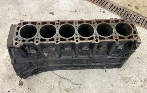Mercedes-Benz E W124 Engine block 103943 A1030110901 1030110901