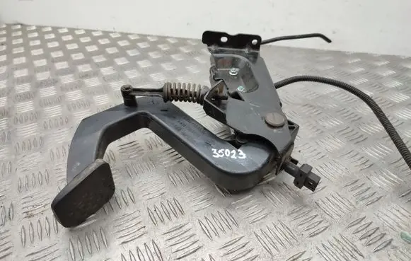 Mercedes-Benz Vito Viano W639 Clutch slave cylinder A6382900516 A6392900012