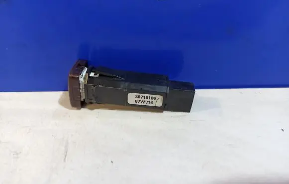 Volvo S80 Hazard light switch 30710106
