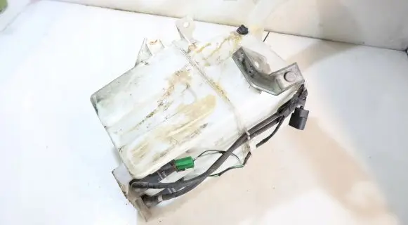 Mitsubishi Outlander Windshield washer fluid reservoir/tank