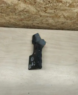 Renault Austral Fender mounting bracket