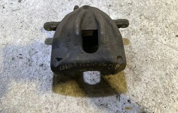 Toyota Corolla Verso AR10 Front brake caliper