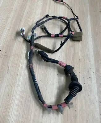 Toyota Land Cruiser (HDJ90) Front door wiring loom 825066032B