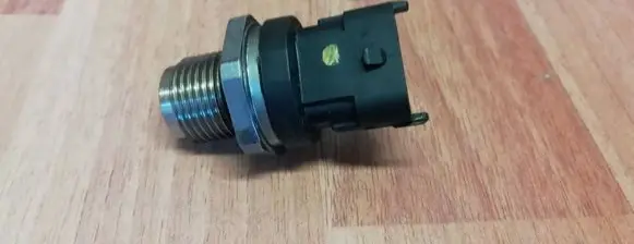 Renault Espace V (RFC) Fuel pressure sensor 8200897892 0281006726 H8200897892