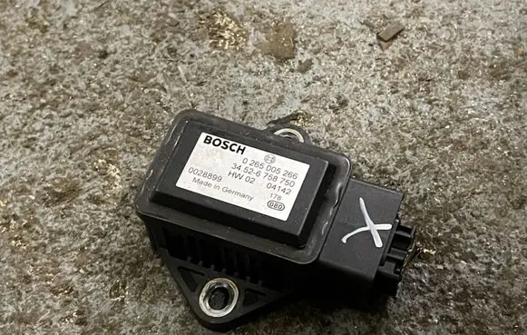 BMW 5 E60 E61 ESP acceleration yaw rate sensor 34526758750 0265005266 0028899