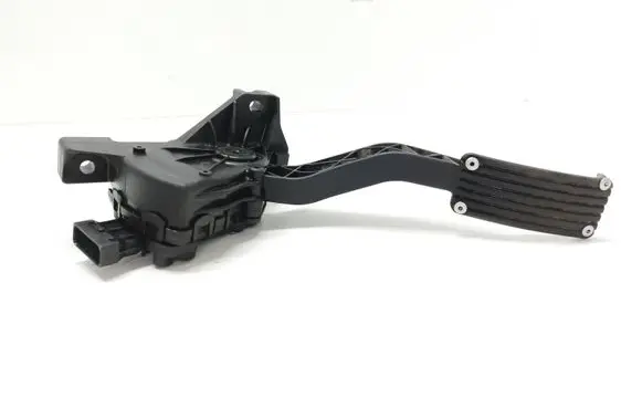 Mitsubishi Colt Accelerator throttle pedal A4543000304 MN125792 6PV00886600