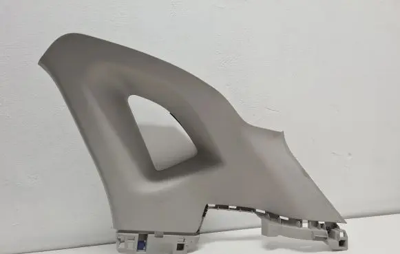 (D)pillar trim (top)