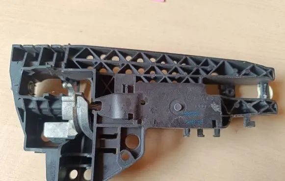 Audi A6 S6 C7 4G Rear door exterior handle/bracket 4H0837885 24102102