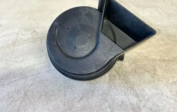 Audi A4 S4 B7 8E 8H Horn signal 8E0951223A