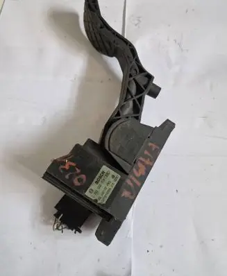 Skoda Fabia Mk1 (6Y) Accelerator throttle pedal 0281002374 6Q2721503B 8230C122Y