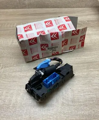 Citroen Berlingo Central body control module 6105HT