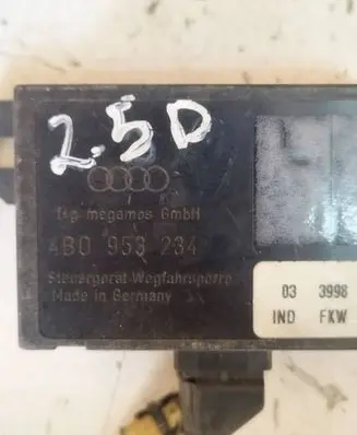 Audi A8 S8 D2 4D Immobilizer control unit/module 4B0953234