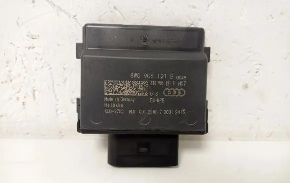 Audi A4 S4 B9 Fuel injection pump control unit/module 8W0906121B