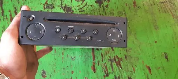 Renault Thalia I Radio/CD/DVD/GPS head unit 8200057681
