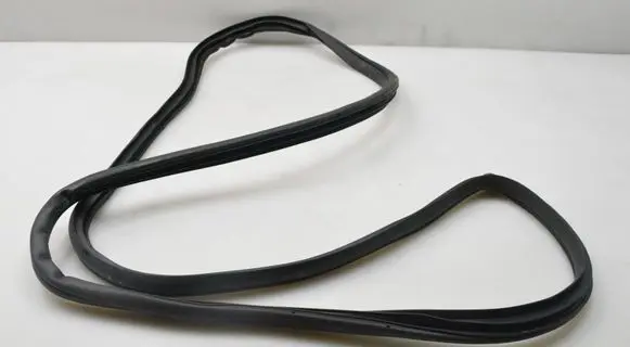 KIA Stonic Front door rubber seal 