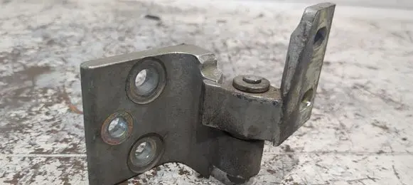 Peugeot Partner Front door upper hinge 