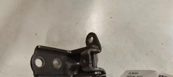 KIA Sorento Rear door lower hinge