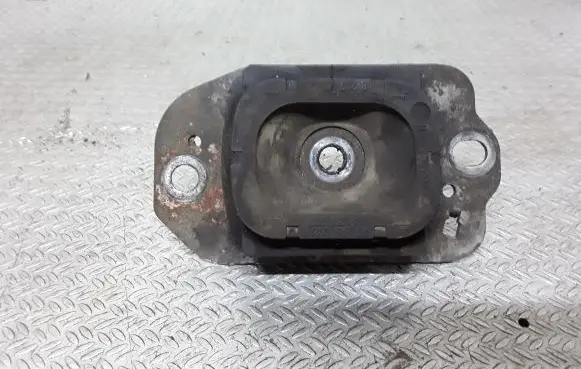 Renault Laguna III Gearbox mount 8200689120