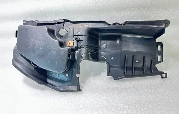 BMW 5 E60 E61 Tail light part 7061889