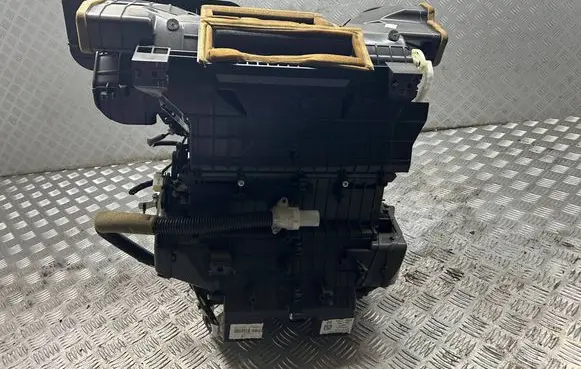 Nissan Juke I F15 Interior heater climate box assembly 272101KG2E
