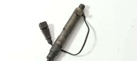 Audi A4 S4 B5 8D Fuel injector 028130201S