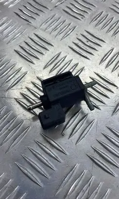 Jaguar XJ X351 Turbo solenoid valve 70242800