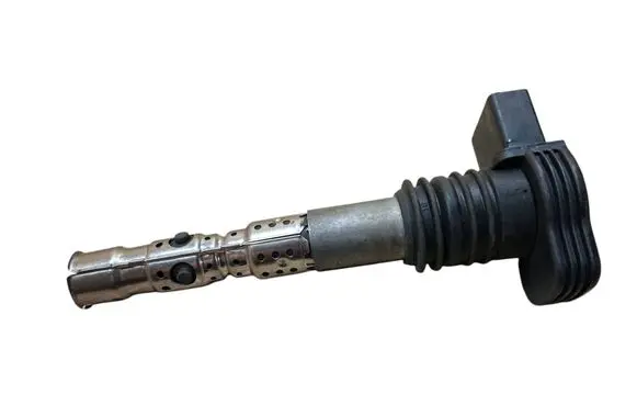 Volkswagen PASSAT B5.5 High voltage ignition coil 06B905115N