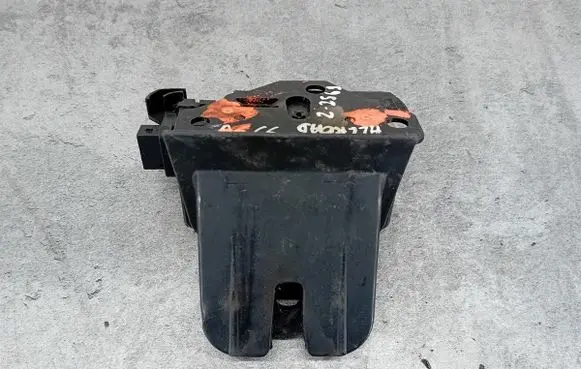 Audi A6 S6 C6 4F Tailgate lock latch 4F9827520C
