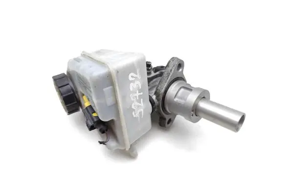 Master brake cylinder
