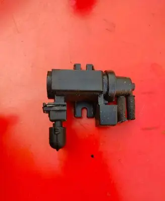 BMW 5 E60 E61 Turbo solenoid valve 7796634 700579030
