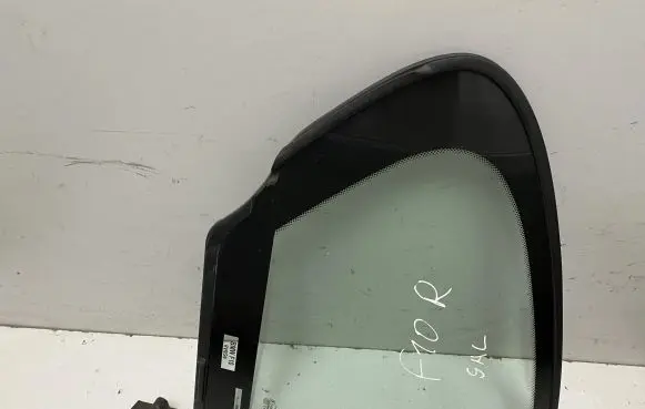 BMW 5 F10 F11 Rear vent window glass 7311246