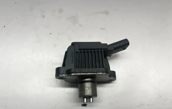 Audi Q3 F3 Camshaft speed sensor 04E906048A