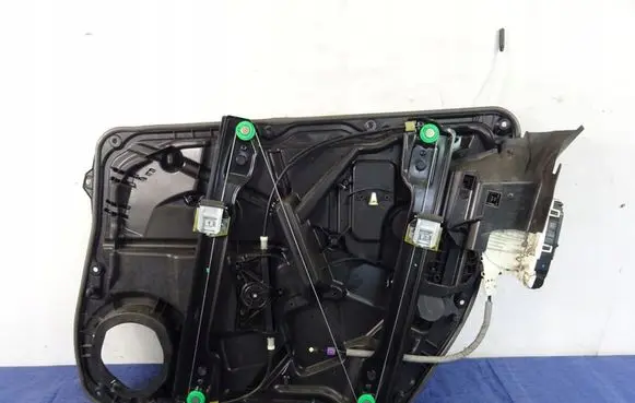 Mercedes-Benz ML W166 Front door window regulator with motor